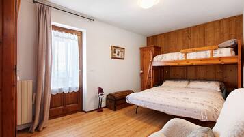 1 bedroom, WiFi, bed sheets