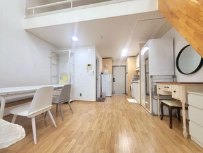 Standard Duplex | Living area - JS House (Seoul)