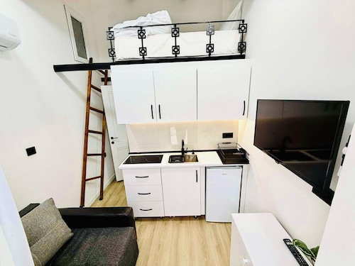 Ezo Tiny Loft - Georgias smallest Airbnb
