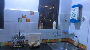 Yksityinen keittiö | Jääkaappi, mikroaaltouuni, uuni