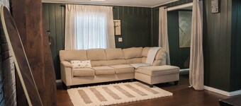 Spacious 4-bedrooms 3-bathrooms building near downtown Tampa