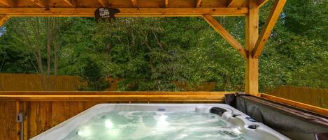 Tina de hidromasaje al aire libre