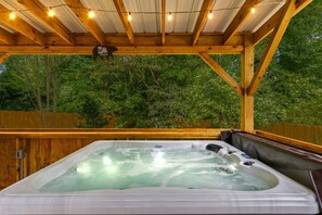 Tina de hidromasaje al aire libre