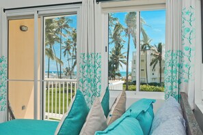 Interior - Playa Turquesa F-201 Premier Beachfront Ocean View 100 mbps Wifi (Punta Cana)