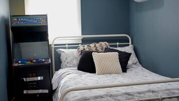 Cuna de viaje, wifi y ropa de cama