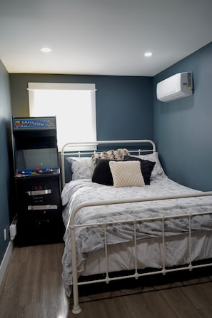 Cuna de viaje, wifi y ropa de cama