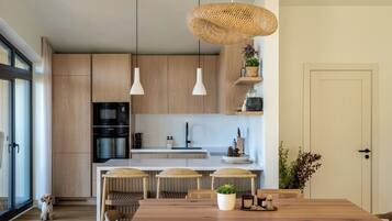 Mikrowelle, Ofen, Herdplatte, Geschirrspüler