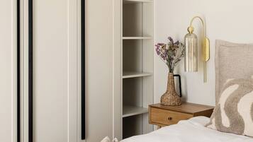 2 bedrooms, WiFi, bed sheets