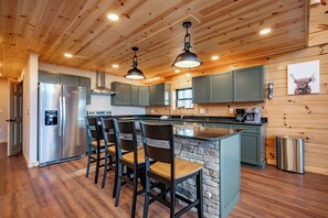 Refrigerador, horno, parrilla de estufa y lavavajillas