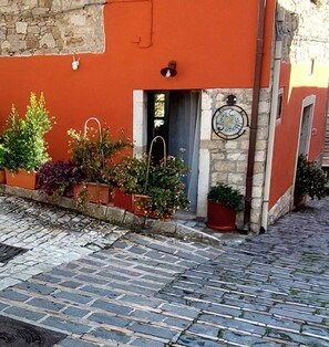 مدخل المنشأة