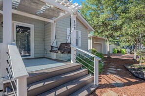 Exterior - 2 Step: Pool, Hot Tub and Dog-Friendly (Oak Island)