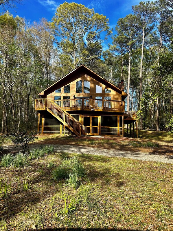 المنشأة من الخارج