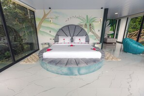 Free cots/infant beds, free WiFi, bed sheets