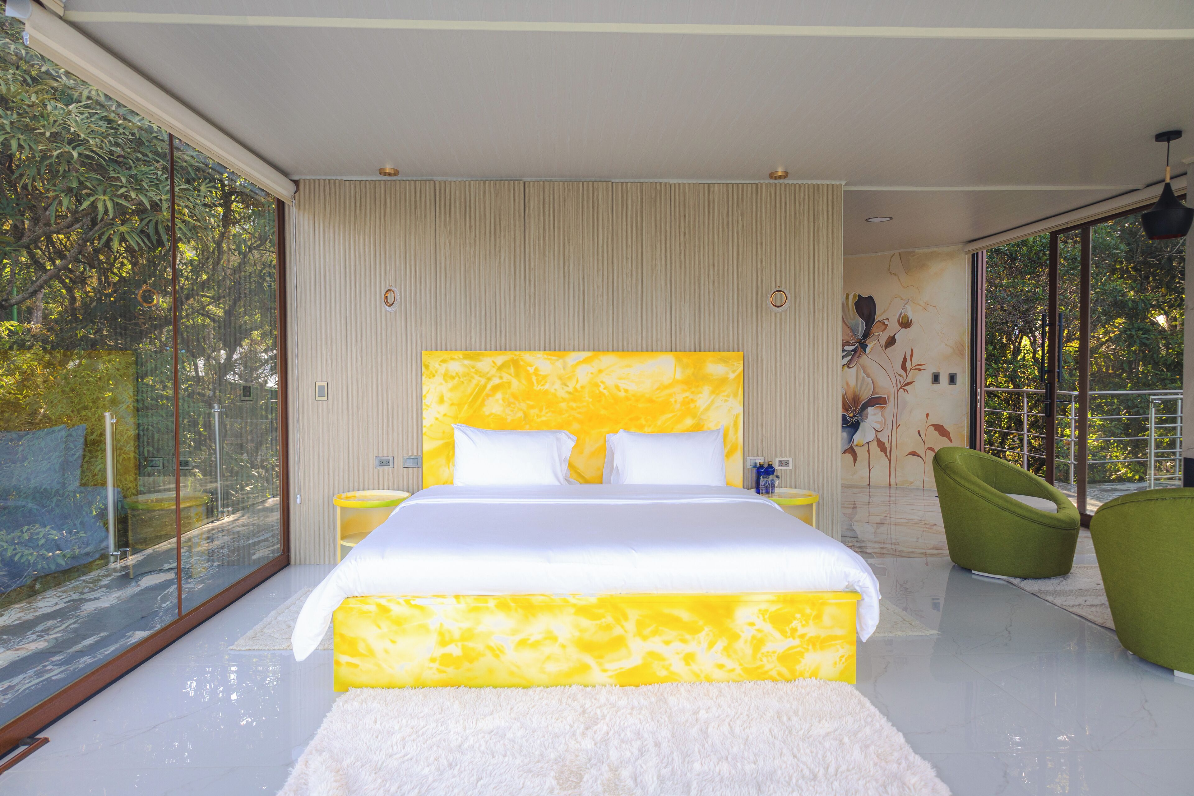 Free cots/infant beds, free WiFi, bed sheets