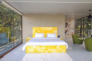 Lit de bébé (gratuit), accÚs au Wi-Fi (inclus), literie fournie