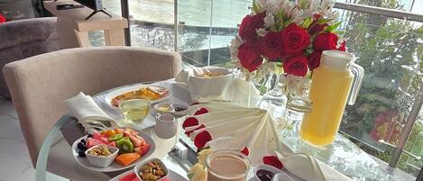 Free daily continental breakfast