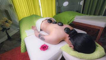Couples treatment room(s), body treatments, aromatherapy