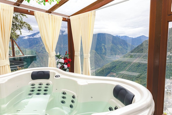 Luxury Room, Balcony, Mountain View | Free cribs/infant beds, free WiFi, bed sheets