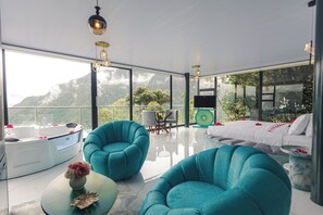 Deluxe Room, Balcony, Mountain View