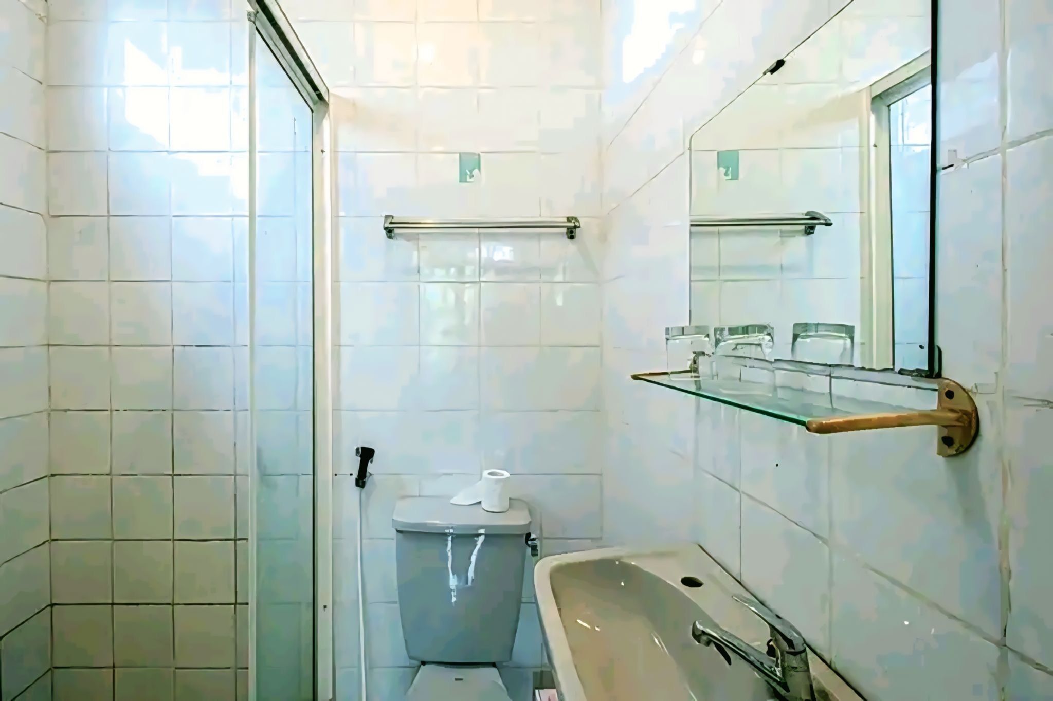 Standardzimmer | Badezimmer | Seife, Toilettenpapier