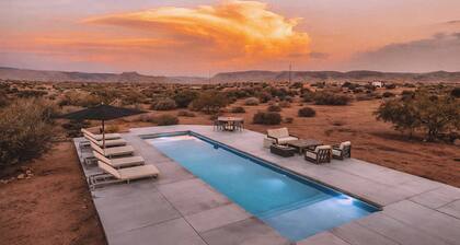 La Grange • 10-Acres, Pool, Spa, Western Luxury