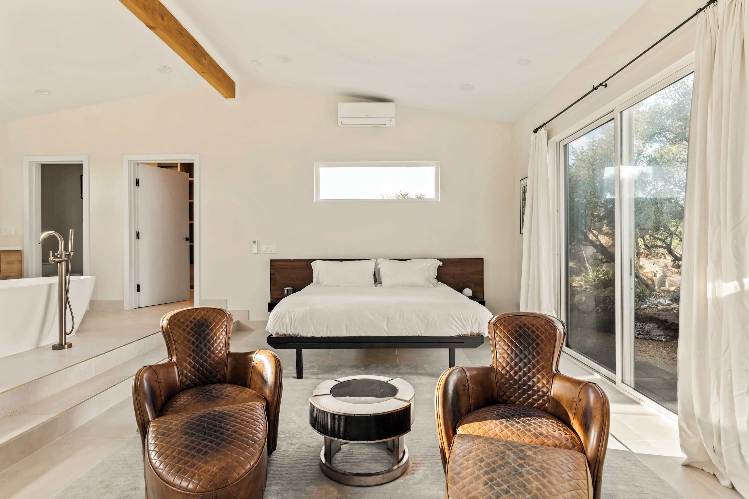 3 bedrooms, iron/ironing board, travel cot, WiFi