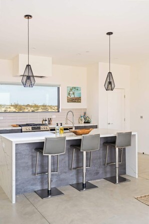Fridge, microwave, oven, stovetop - Moonlight Mesa • New! Hot Tub, Dreamy Daybed, View (Joshua Tree)