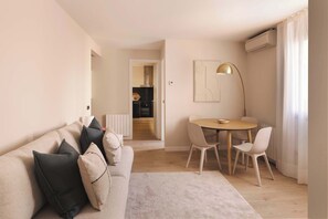TV - WASI - Two Bedroom Apartment (Barcelona)