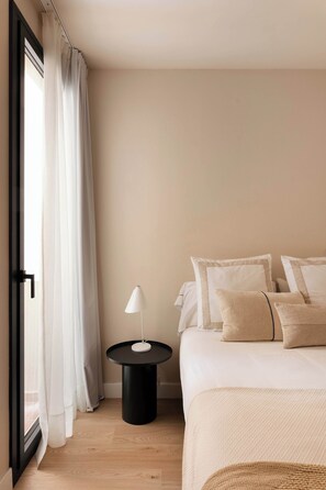 2 bedrooms, desk, iron/ironing board, WiFi - KODU / BAN - Two Bedroom Apartment with Balcony (Barcelona)