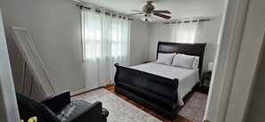 2 habitaciones, tabla de planchar con plancha, wifi y ropa de cama