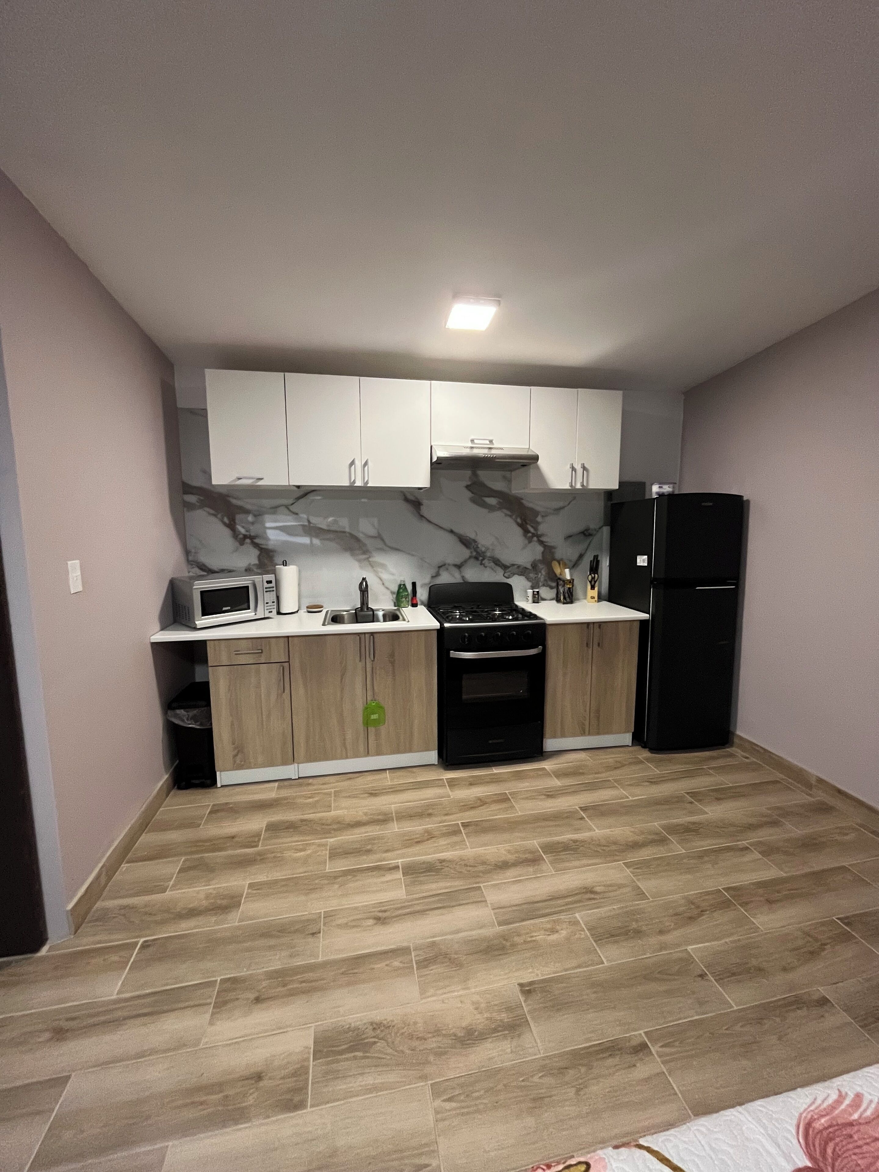 Micro-ondes, four, plaque de cuisson