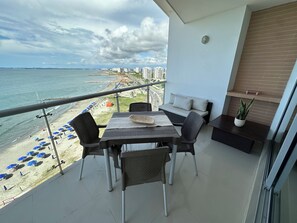Outdoor dining - Alta Mar - Bella Cartagena Apartments (Cartagena)