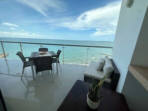Leilighet – superior, strandutsikt | Terrasse/patio