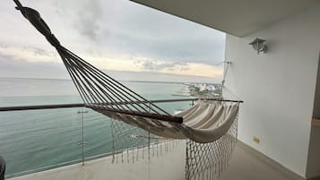 Departamento Deluxe, vista a la playa | Terraza o patio