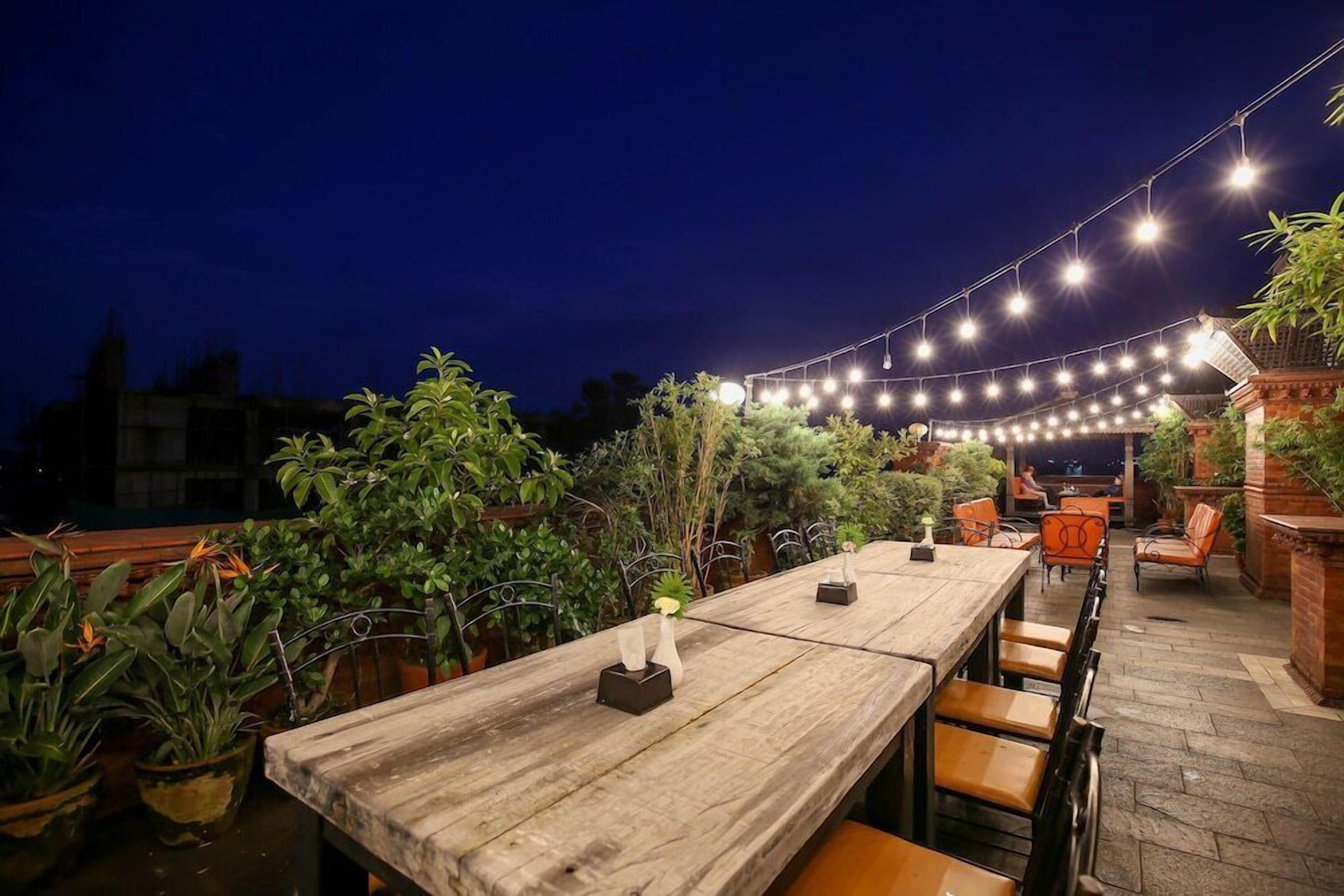 Tempat makan outdoor