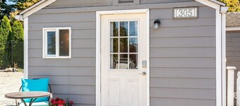 Adorable Cottage by Scenic Waterfront Park