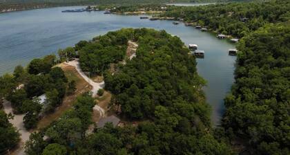 Waterfront•Private Cove•Fish and Kayak•Sleeps 6•Close to SDC and Branson!