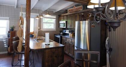 Waterfront•Private Cove•Fish and Kayak•Sleeps 6•Close to SDC and Branson!