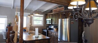 Waterfront•Private Cove•Fish and Kayak•Sleeps 6•Close to SDC and Branson!