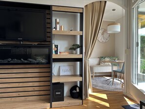 TV - Terrace apartment 'Kleine Perle' with view of Lake Constance (Daisendorf)