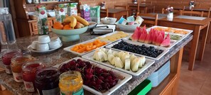 Esmorzar diari continental gratuït