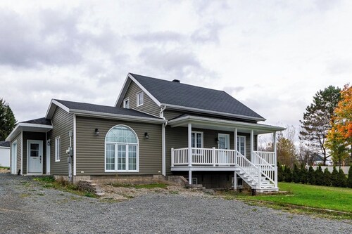 Spacious house near the Massif: spa, games, family-friendly