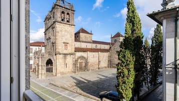 Căn hộ, hút thuốc | 2 phòng ngủ, phòng cách âm