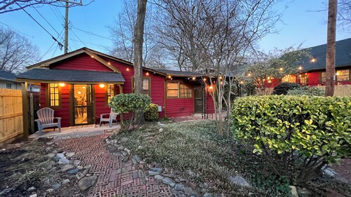 Rosebud Retreat Cottage In Historic Plaza Midwood Walkable to EVERYTHING