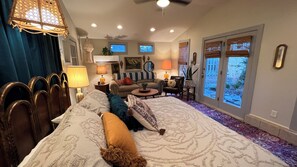 1 bedroom, iron/ironing board, WiFi, bed sheets - Rosebud Retreat Cottage In Historic Plaza Midwood Walkable to EVERYTHING (Charlotte)