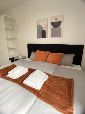 1 bedroom, internet, bed sheets