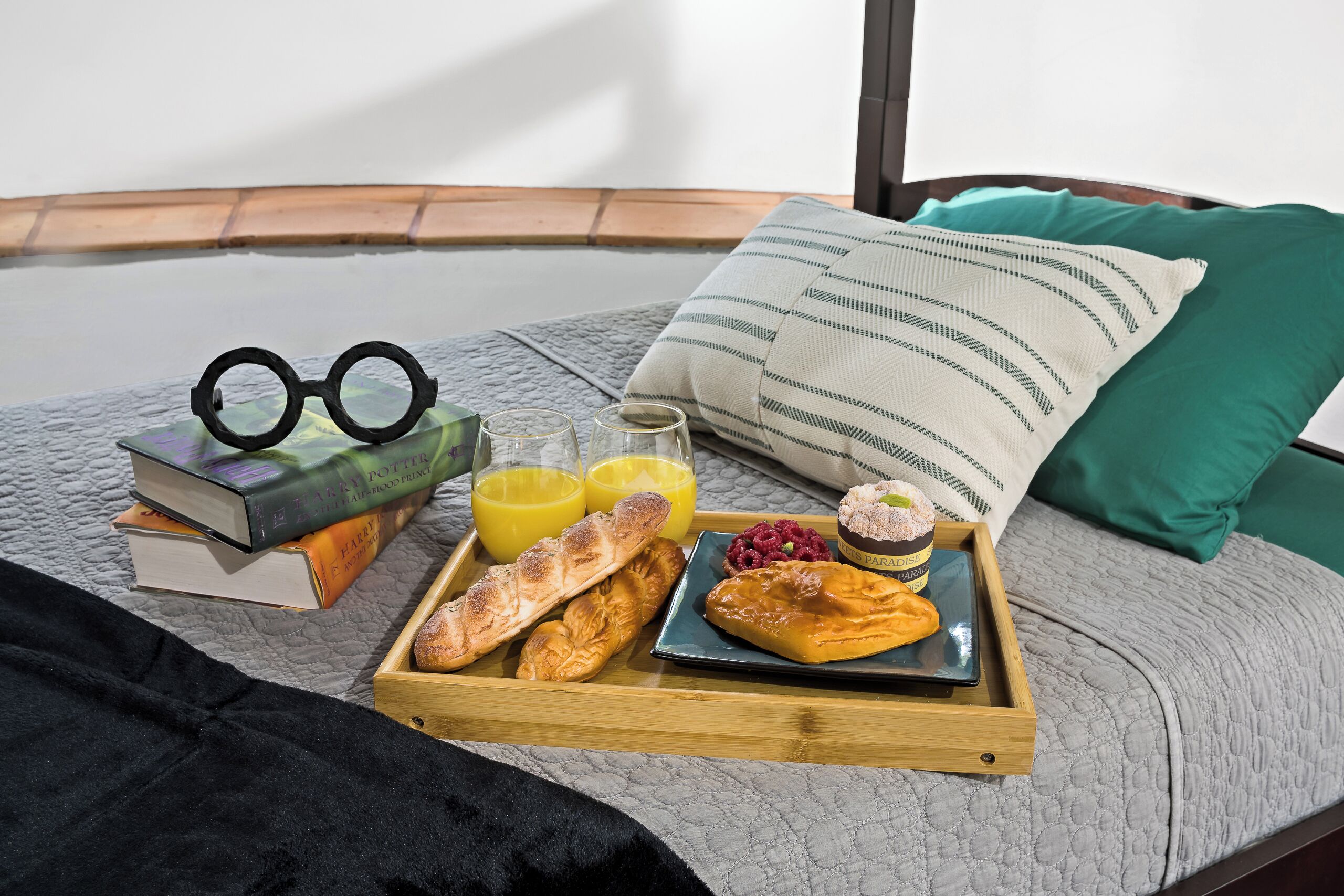 4 habitaciones, escritorio, tabla de planchar con plancha y wifi gratis 