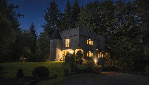Magical Retreat at the Enchanted Vashon Castle