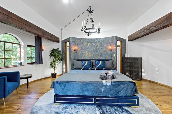 4 Schlafzimmer, Schreibtisch, Bügeleisen/Bügelbrett, kostenloses WLAN