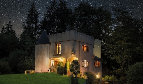 Magical Retreat at the Enchanted Vashon Castle